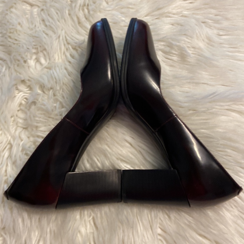 CLARKS LEATHER Artisan Heels size 10 excellent condition never been worn - Picture 9 of 16